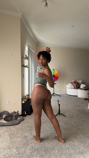Full leaked Trisbtwrkn private onlyfans photo