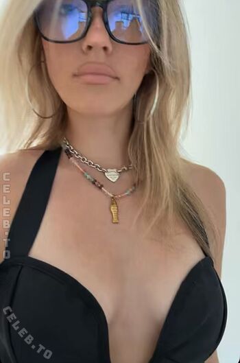 Full leaked Trixsieaus private onlyfans photo
