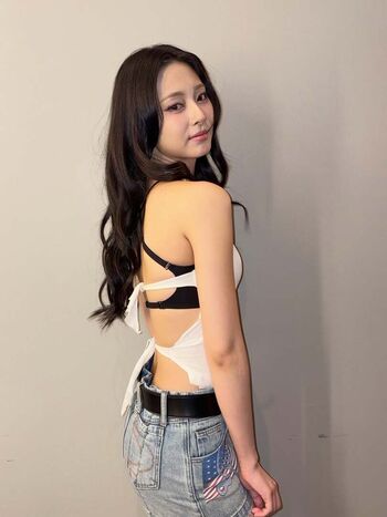 🔥 Tzuyu leaked private photo uncensored full