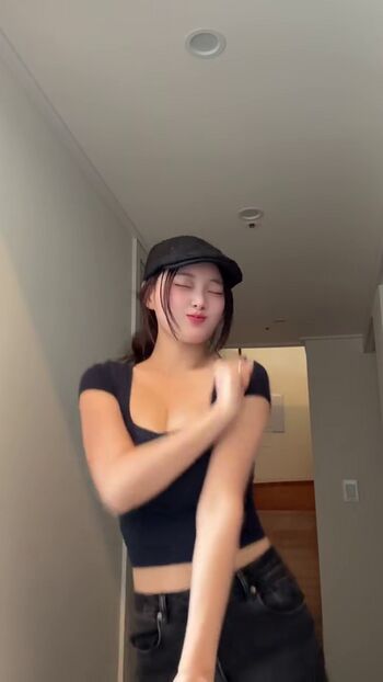 Full leaked Unaunayuuna private onlyfans photo