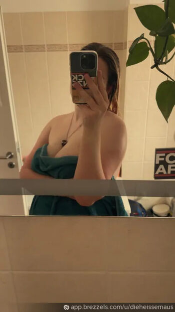 Full leaked Uptempo lea private onlyfans photo