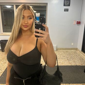 Full leaked V radzzz private onlyfans photo