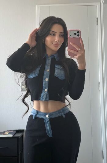 Full leaked Vaimonroe private onlyfans photo
