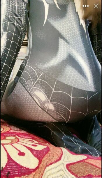 Full leaked Valelizuwu private onlyfans photo