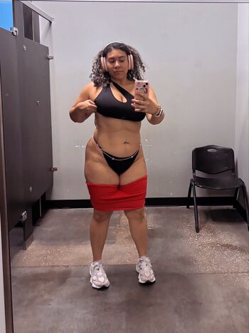 Full leaked Valeriezun private onlyfans photo