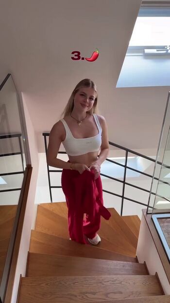 Full leaked Vallixpauline private onlyfans photo
