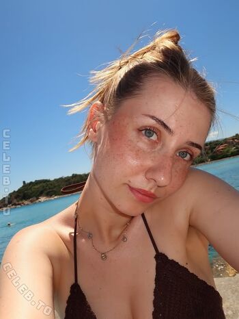 Full leaked Veylarenee private onlyfans photo