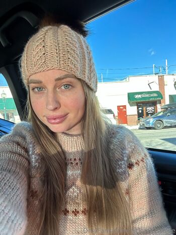 vickyaishafree
