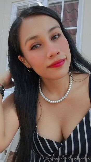 vickymont25