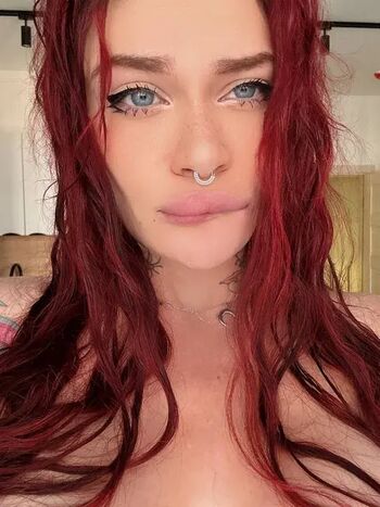 virtual_lady