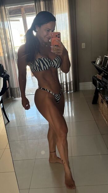 Viviane Araujo