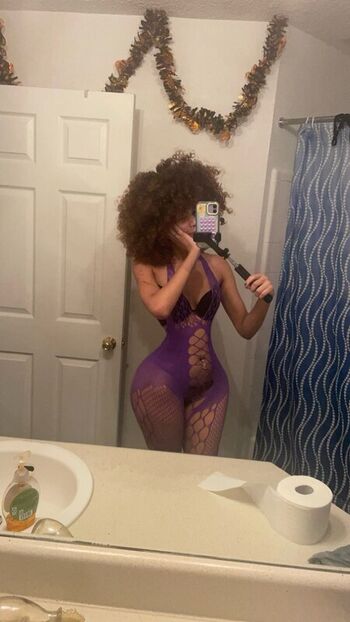 Full leaked Vxmpisariel page private onlyfans photo