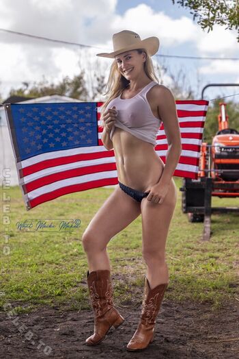 Full leaked Whatmeikemakes private onlyfans photo
