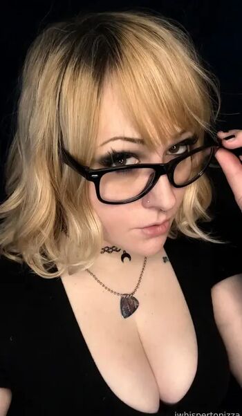 WhisperingPizza ASMR