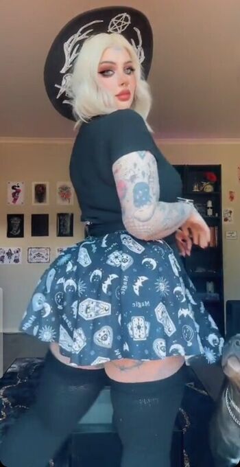 Full leaked Babyloux/ private onlyfans photo