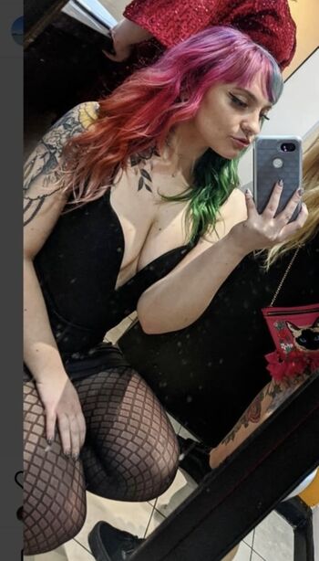 Full leaked Women in bikinis private onlyfans photo