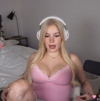 Full leaked Xmiaa private onlyfans photo