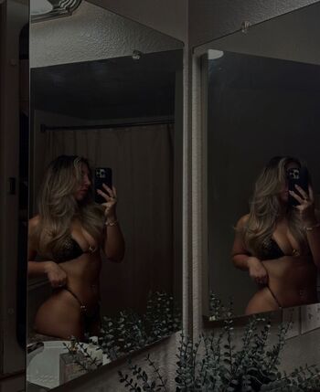 Full leaked Xomiray private onlyfans photo