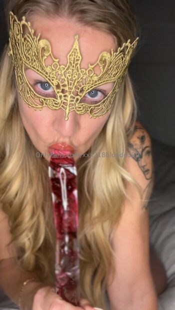 xxx218blonde320