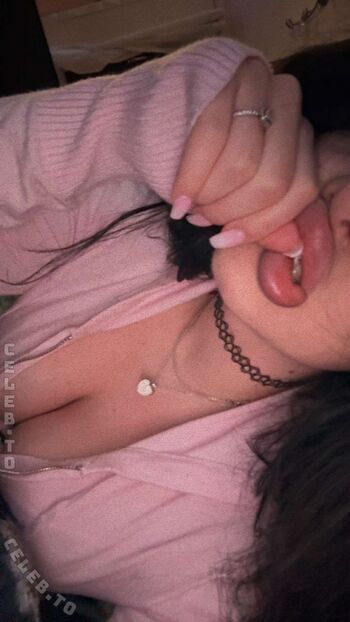 Full leaked Yasilisches private onlyfans photo