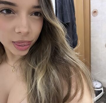 Full leaked Yessseeeniiaa private onlyfans photo