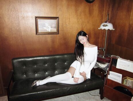 Full leaked Yiluo private onlyfans photo