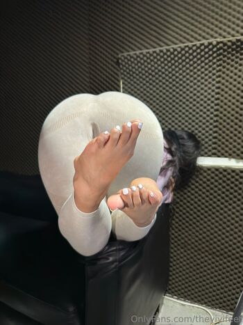 Full leaked Yiyifeet private onlyfans photo