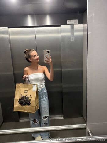 Full leaked Yoourpriincess private onlyfans photo
