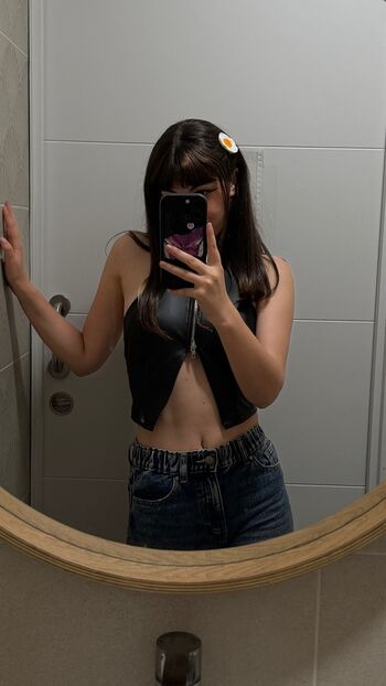 Full leaked Yquen private onlyfans photo