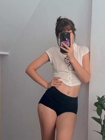 Full leaked Yquen private onlyfans photo