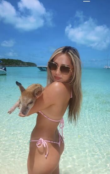 Full leaked Yuena lee private onlyfans photo