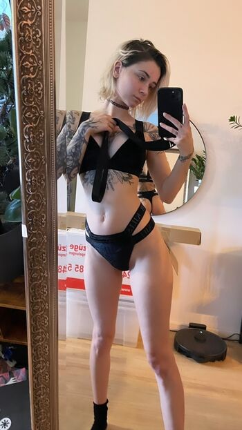 Full leaked Zayuri private onlyfans photo